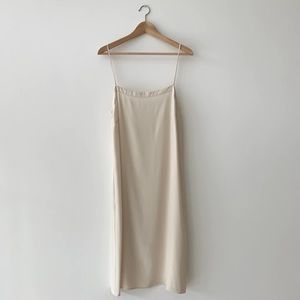 Kamperett short silk slip